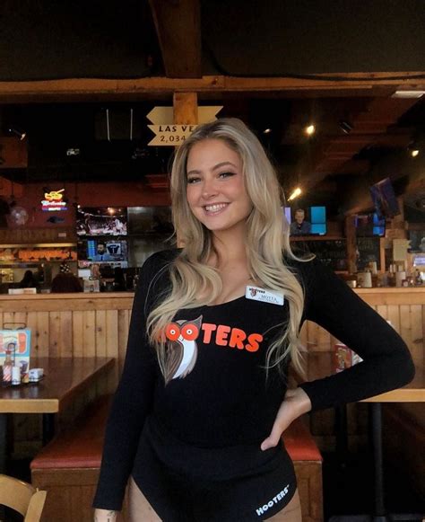 hottest hooters waitress|I’m a Hooters waitress — I wore this one accessory and scored。